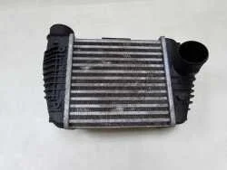 AUDI A6 C6 2.7 3.0 TDI CHLODNICA INTERCOOLER POWIETRZA PRAWY 4F0145806R Ostatnie sztuki