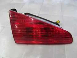 Tani PEUGEOT 607 LIFT 99-06 LAMPA TYL LEWA W KLAPE