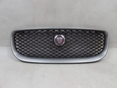 Darmowy zwrot JAGUAR XE X760 15-20 GRILL ATRAPA CHLODNICY X73-018K28-AB CHROM SATYNA