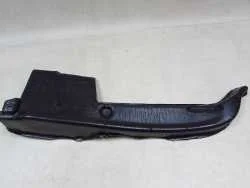 Niska cena VOLVO C70 06-13 WYGLUSZENIE PIANKA OSLONA BLOTNIKA PRAWA 30633774