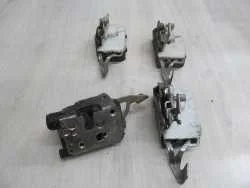 DUCATO BOXER JUMPER 94-06 ZAMEK DRZWI LEWY PRZOD B792 Bestseller