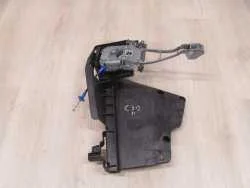 VOLVO C30 06-13 UCHWYT PODSTAWA KLAMKI PRAWA 31214730 Hit cenowy