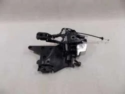 VOLVO V70 XC70 10-16 UCHWYT PODSTAWA KASETA KLAMKI LEWA TYL 31253941 KEYLESS Niska cena