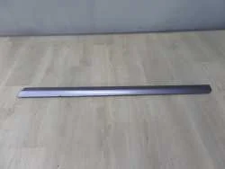 AUDI A4 B7 LISTWA DRZWI PRZOD DOLNA PRAWA 8E0853960C LY7H S-LINE 01-07 Kup online