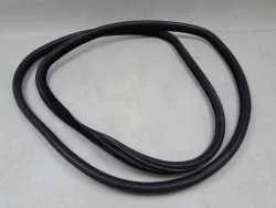 Kup online VOLVO XC90 LIFT USZCZELKA WNEKI DRZWI TYL LEWA 30799577 02-14
