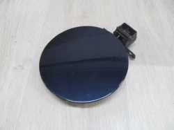 VOLVO C70 06-13 KLAPKA WLEWU PALIWA 467-26 Ograniczona ilość