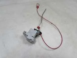 AUDI A6 C6 04-11 SILOWNIK KLAPKI WLEWU PALIWA 4F0862153B Darmowa dostawa