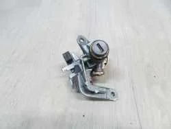 Niska cena AUDI A8 D3 ZAMEK WKLADKA KLAPY BAGAZNIKA 4E0827573