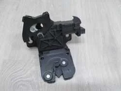 AUDI A3 8P ZAMEK KLAPY BAGAZNIKA TYL 8P3827505B Darmowy zwrot