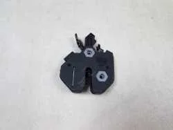 Ekspresowa dostawa VOLVO S60 V70 II XC70 99-07 ZAMEK MASKI 30799689
