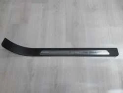 Dostępne od ręki BMW E38 94-01 LISTWA OSLONA PROGU PRAWY PRZOD 8220220