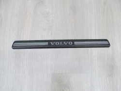 Tani VOLVO XC90 LISTWA PROGU NAKLADKA PRZOD 8659960 02-12
