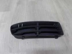 VW BORA 97-05 ATRAPA KRATKA ZDERZAKA PRAWA 1J5853950 Zamów teraz