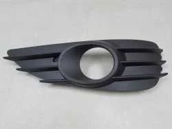 OPEL ASTRA H III GTC 04-07 KRATKA ATRAPA ZDERZAKA HALOGENU PRAWA 13110337 Popularny