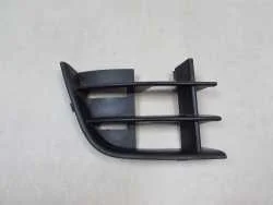 Hit cenowy SKODA ROOMSTER FABIA II LIFT KRATKA ZDERZAKA PRAWA 5J0853666A10-15