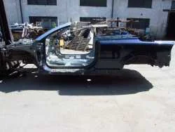 Ograniczona ilość VOLVO C70 06-13 CWIARTKA PODLUZNICA PRZOD LEWY