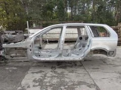 Tani VOLVO XC90 02-14 477 CWIARTKA SLUPEK PROG LEWY CIETY POMORSKIE