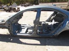 Ostatnia szansa VOLVO S80 II 07-16 CWIARTKA PROG SLUPEK LEWY 705